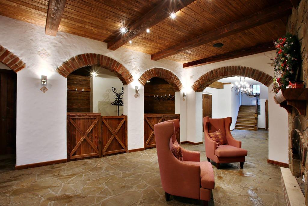 Shpatser Hotel Bryukhovychi Exterior photo