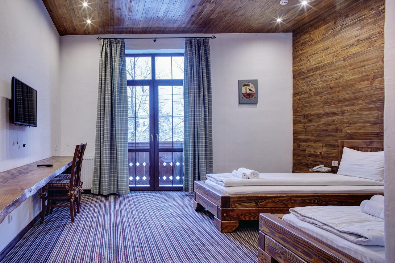 Shpatser Hotel Bryukhovychi Exterior photo